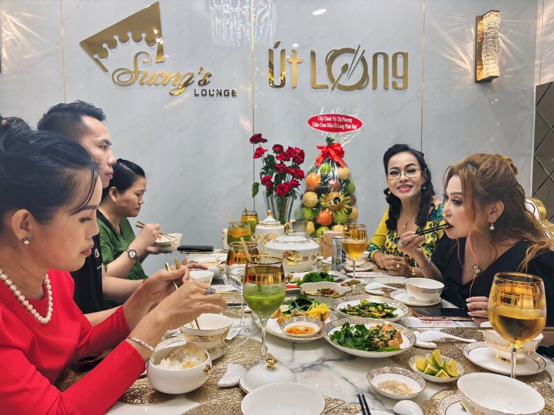 Đặt Phòng Lounge phục vụ khách Vip có tiệc Tea Break tại TP.HCM từ 10 đến 50 người, menu theo yêu cầu