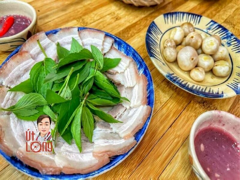 Thịt luộc cà pháo mắm tôm - Món ngon Cơm Niêu Út Long 