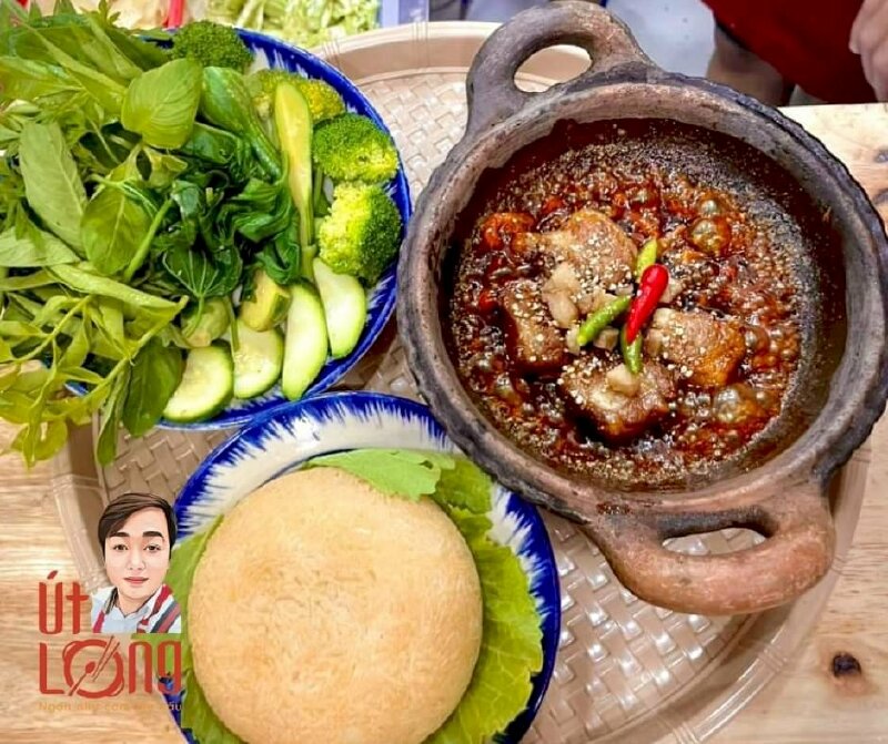 Cơm cháy rau luộc kho quẹt - Cơm Niêu Út Long